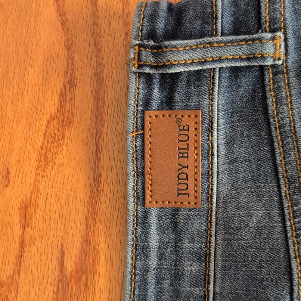 Judy Blue Everyday Esential Relaxed Fit Jean - Picture 6 of 8